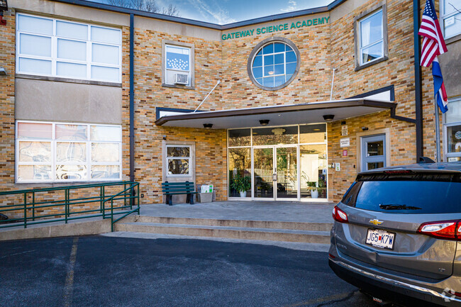 The Front entrance to Gateway Science Academy.