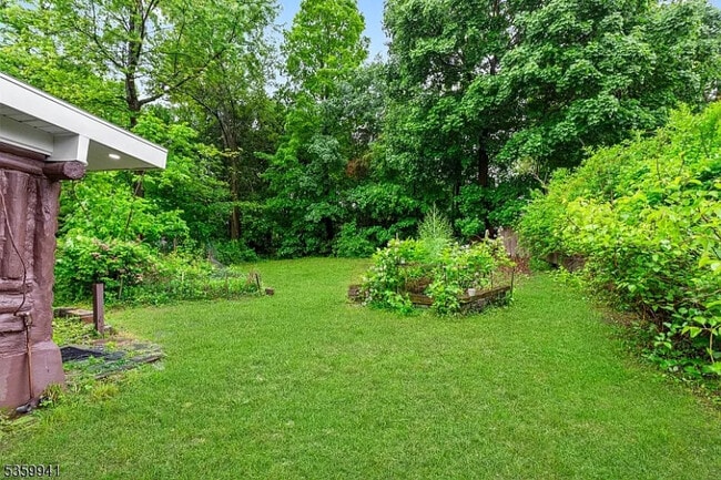 13 Alturas Rd, Highland Lakes, NJ 07422 - photo 2