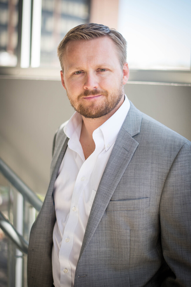 Agent Photo