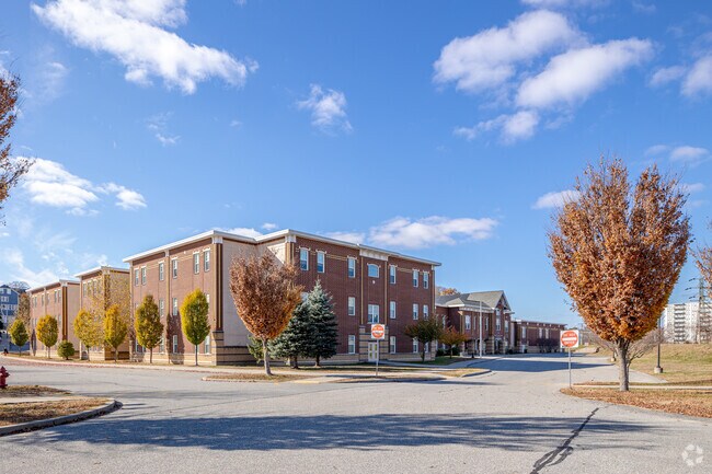 Villa Nova Middle School is a nearby option for Globe District families.