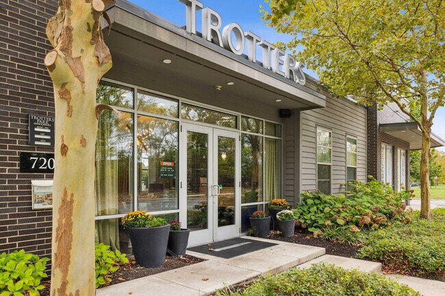 Trotters Park, Columbus, OH 43215 - photo 2