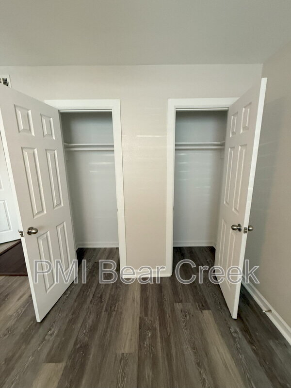 1824 Thonig Rd unit 4, Houston, TX 77055 - photo 6