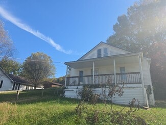 613 Evans St, Livingston, TN 38570