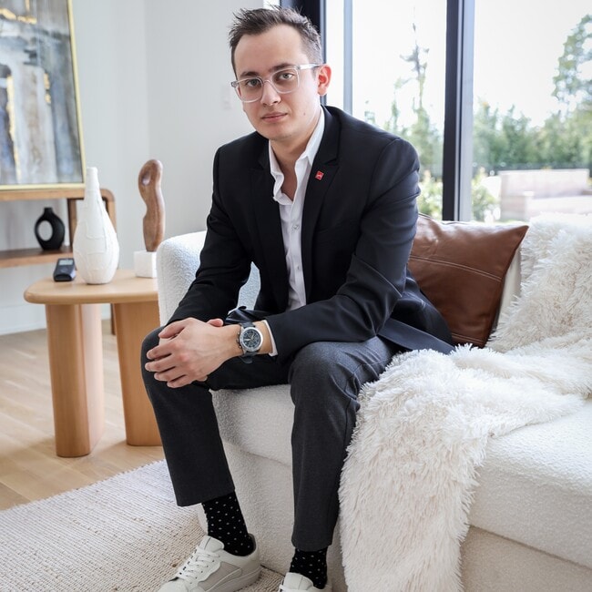 Agent Photo