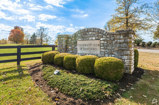 The University Club of Kentucky is available to the residents of Yarnallton.