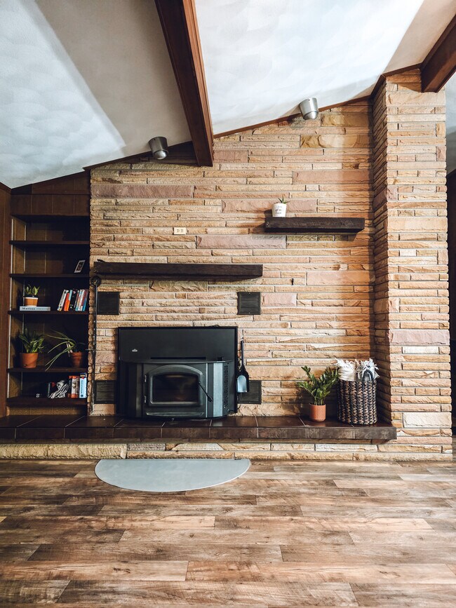 Livingroom fireplace
