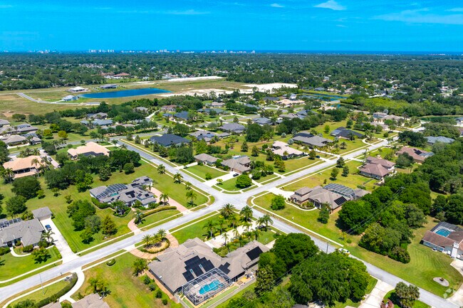 Larger homes in Broken Bow Estates  sit in subdivisions with HOA fees.