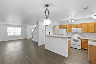 711 Cattail Ln, Pinckney, MI 48169