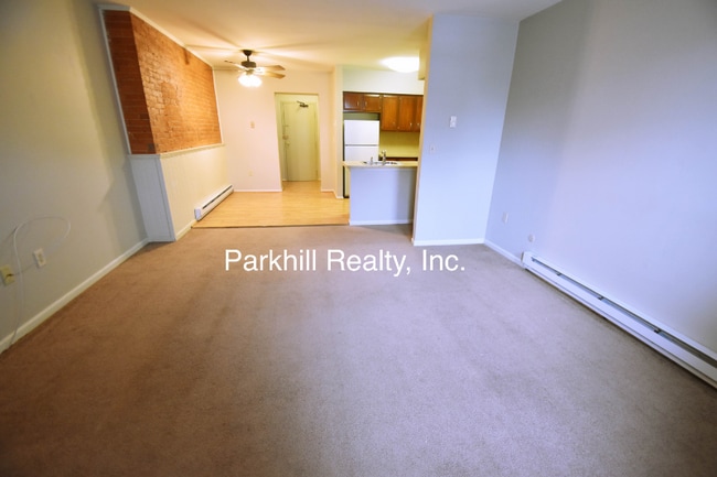 410 W Pennsylvania Ave unit 500, Pen Argyl, PA 18072 - photo 6