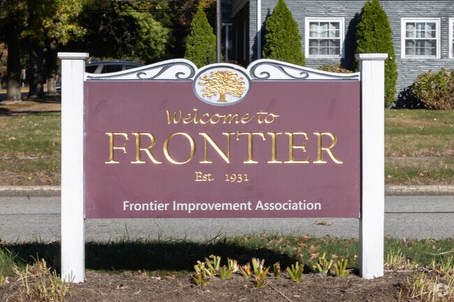 The comfortable suburb of Frontier was established in 1931.