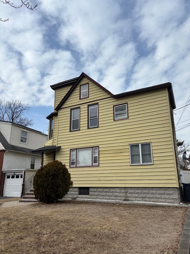 45 E Broad St Unit 2, Bergenfield, NJ 07621