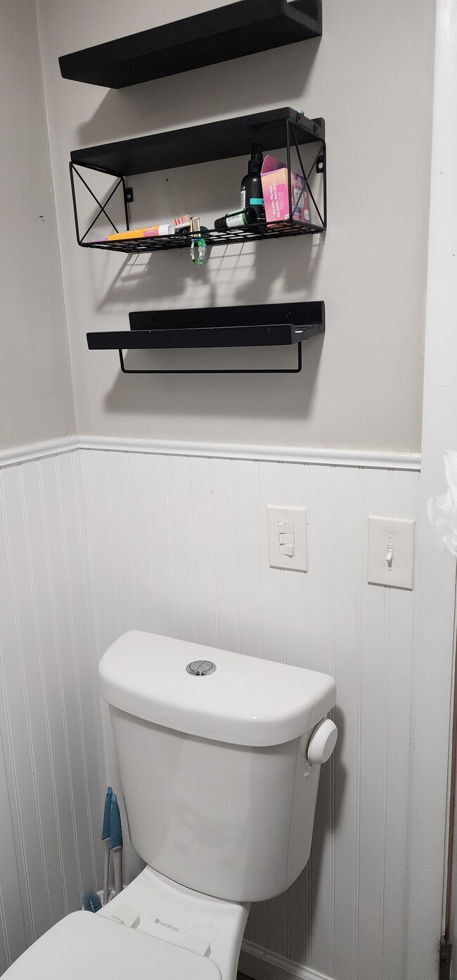 4044 Pine St unit 4044 Pine Street, Thorndike, MA 01079 - photo 6