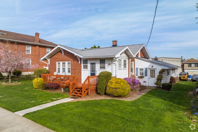 Single story Ranches are the most common style of home in Kenhorst.