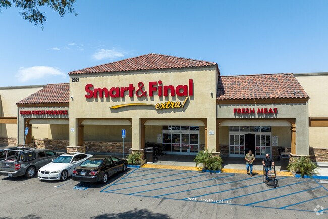 Smart & Final is the spot to grab groceries in the West Village community of Oxnard, CA.