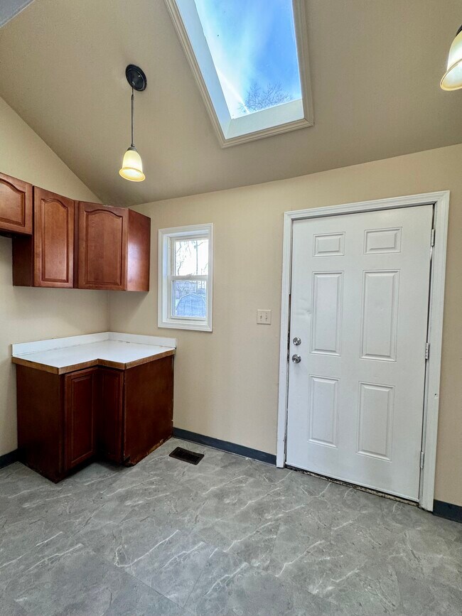 641 Garfield Ave SW, Canton, OH 44706 - photo 6