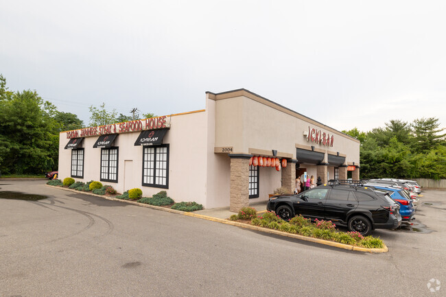 Ichiban Japanese Steakhouse is located on Electric Road in Greater Deyerle.