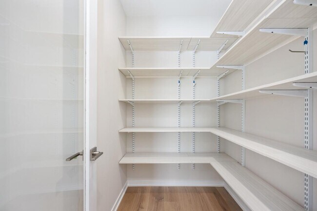 41697 Carefree Ct, Aldie, VA 20105 - photo 5