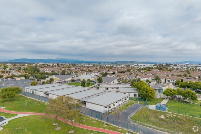 Rio Rosales Elementary School has a student to teacher ratio of 23 to 1.