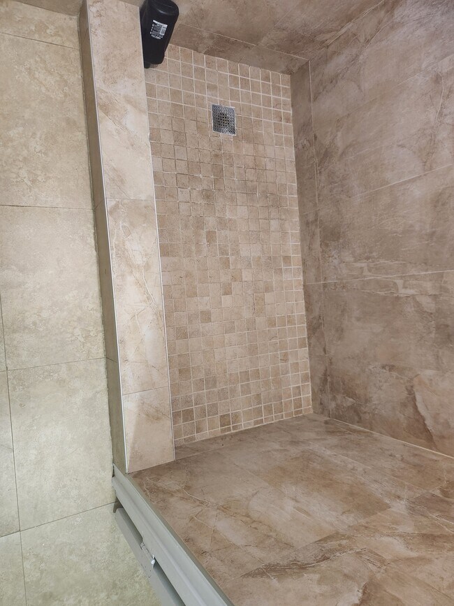 14721 Pierce St, Miami, FL 33176 - photo 5