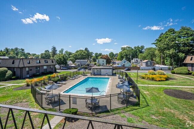 ReNew Taunton Apartment Collection, Taunton, MA 02780 - photo 2