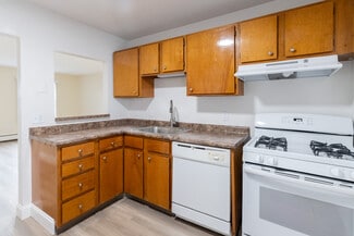 131 Lake Erie St, Middletown, RI 02842