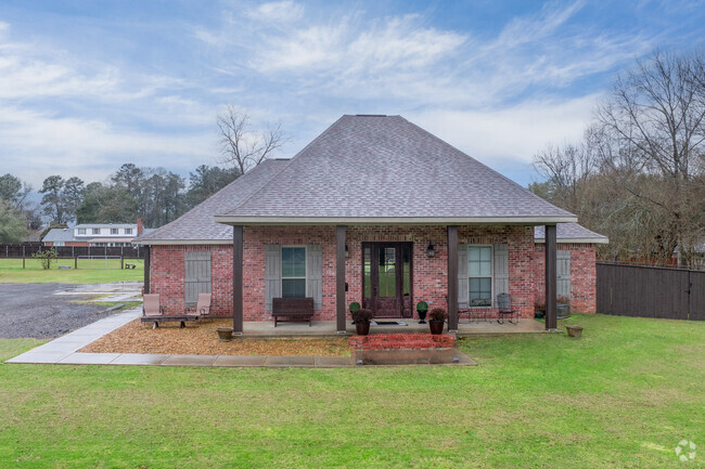 DeRidder features charming Acadian-style homes with steep roofs.