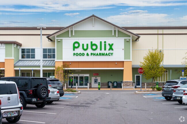 Publix is minutes from Randal Park and offers daily necessities.