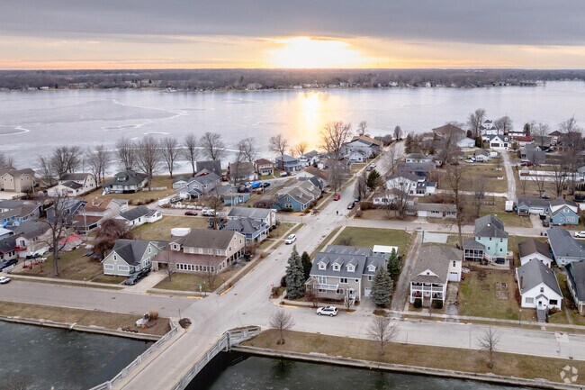 Warsaw's Winona Lake looks so beautiful as the winter sun sets over Sieben-Volkers Bay.