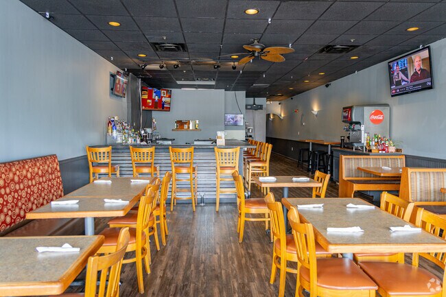 Try mouthwatering homestyle cooking at Los Compadres in Waverly Woods, MD.