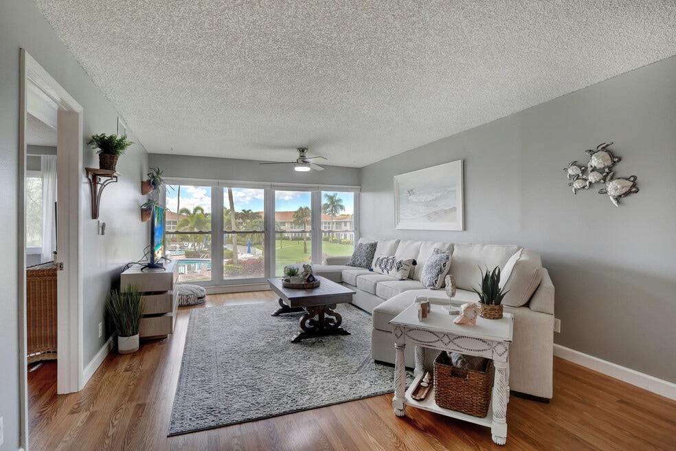 154 Palm Dr unit FL2-ID1049699P, Naples, FL 34112 - photo 1