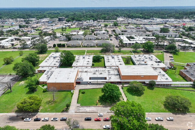 Chastain Middle School serves 505 students in Jackson.
