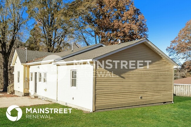 320 W Steele St, Gibsonville, NC 27249 - photo 2