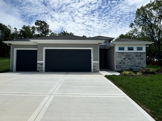 1617 SW Hedgewood Ln, Lee's Summit, MO 64081