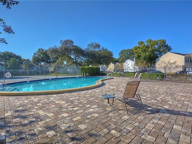 13917 Fletchers Mill Dr, Tampa, FL 33613 - photo 3