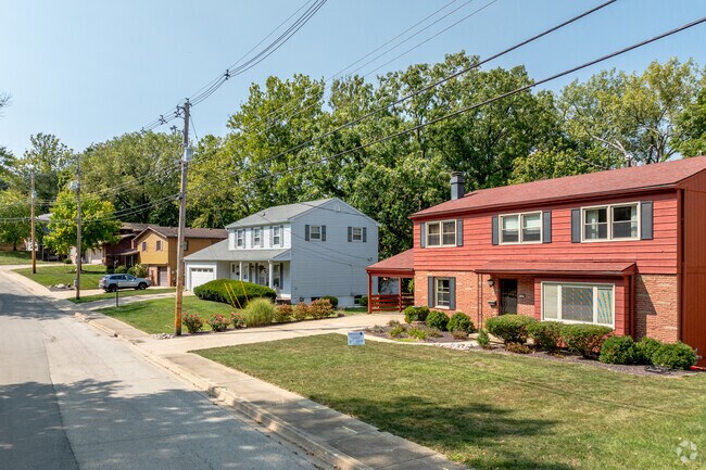 Colonial style homes are common in Bayshore.