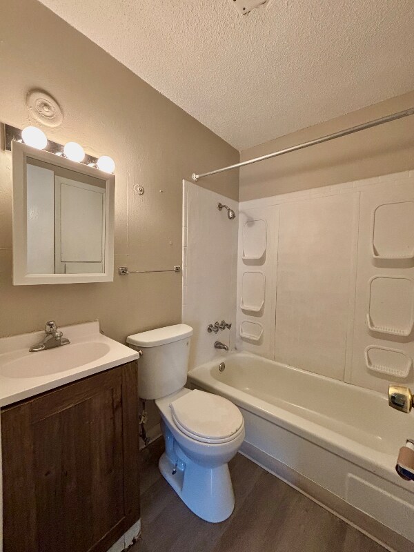 1809 Arlington Ave unit 10, Des Moines, IA 50314 - photo 2
