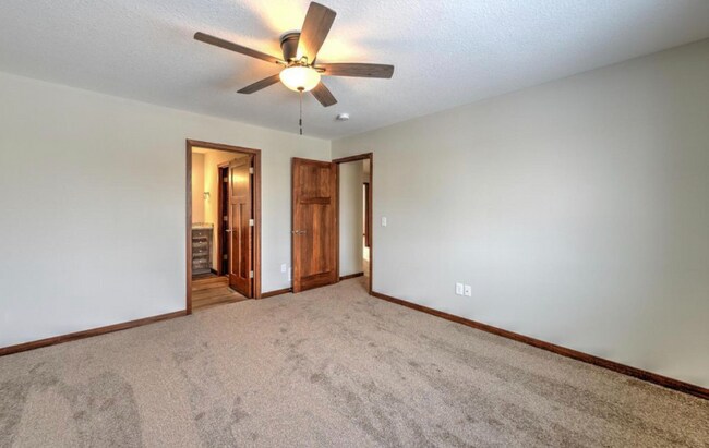 419 Sierra Place, Roberts, WI 54023 - photo 5