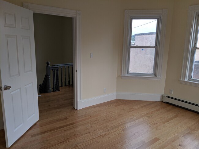 22 Leland St unit 3, Somerville, MA 02143 - photo 5
