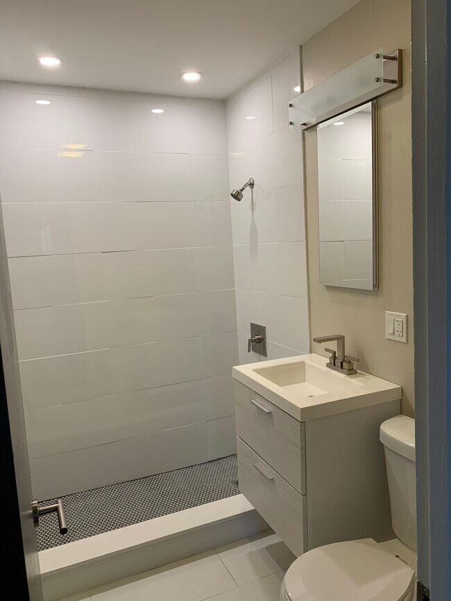 40 Evergreen St unit 11, Jamaica Plain, MA 02130 - photo 4