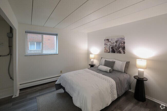 1BR, 1BA - 700SF - Bedroom