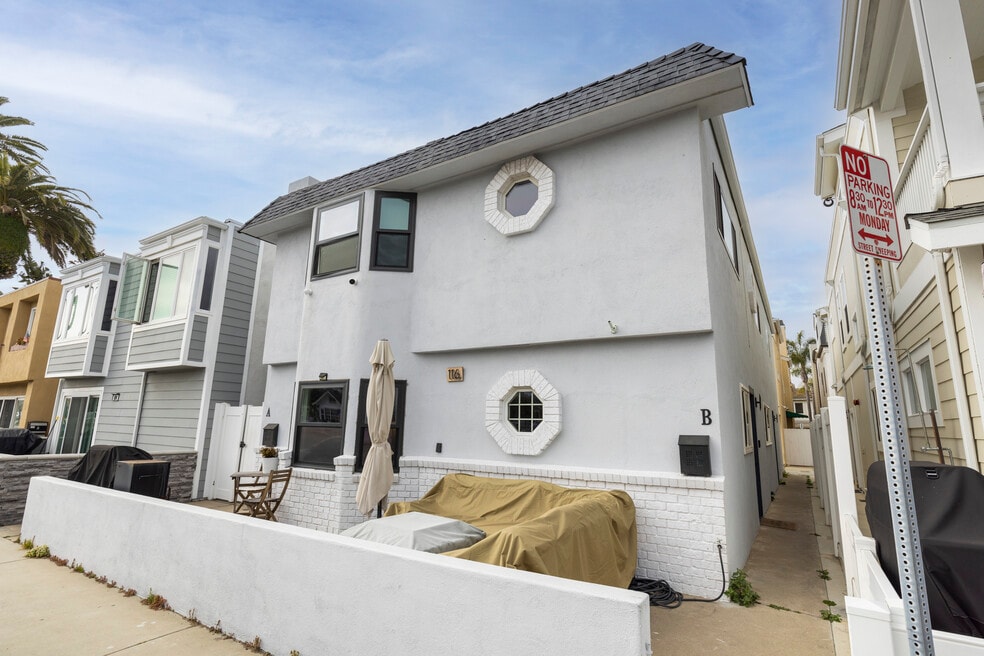 116 E Balboa Blvd unit B, Newport Beach, CA 92661 - photo 1