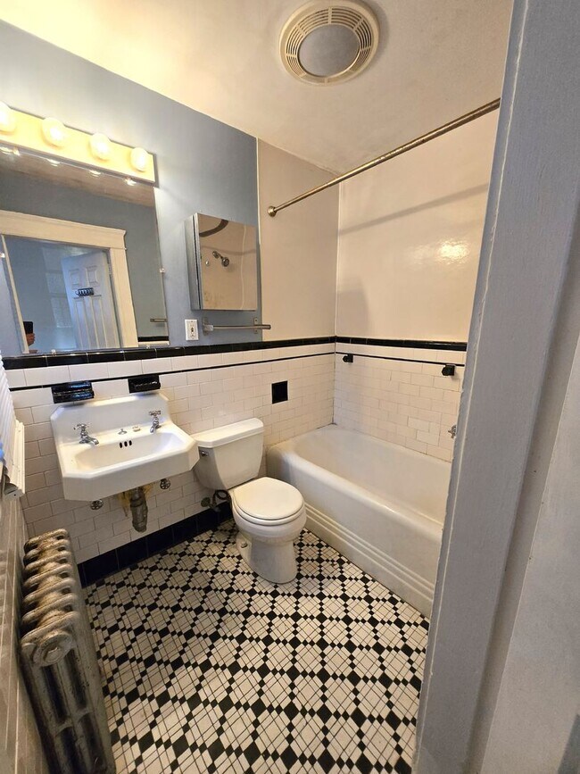 20 Hudson St unit 4, Providence, RI 02909 - photo 3