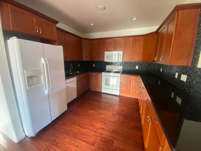 332 S Virgil Ave unit 302, Los Angeles, CA 90020 - photo 4