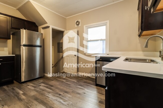 617 Nicholas St, Toledo, OH 43609 - photo 6