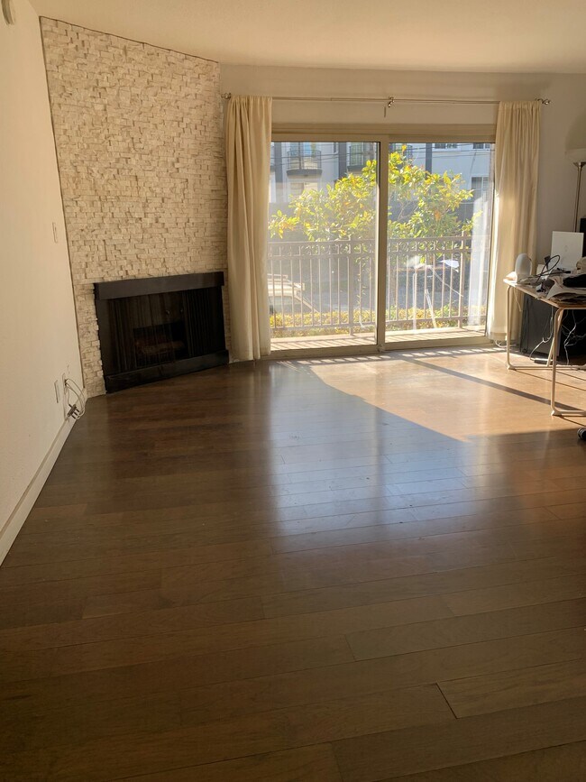 The Rob Clark unit 202, West Hollywood, CA 90048 - photo 4