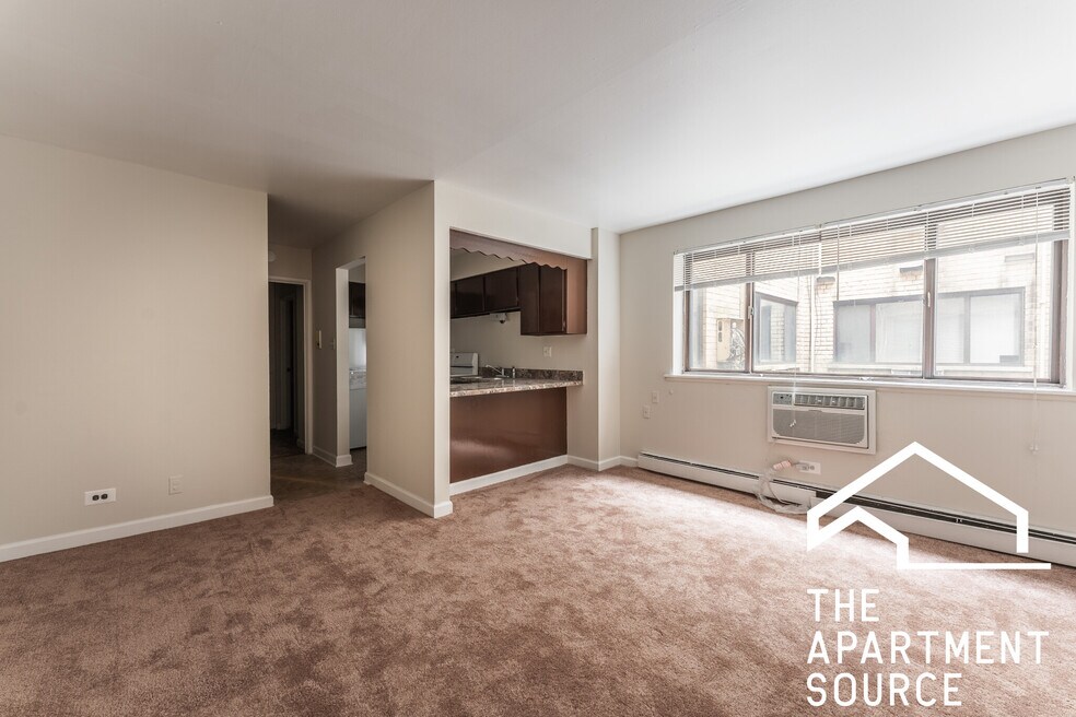 5917 N Kenmore Ave unit 325, Chicago, IL 60660 - photo 1