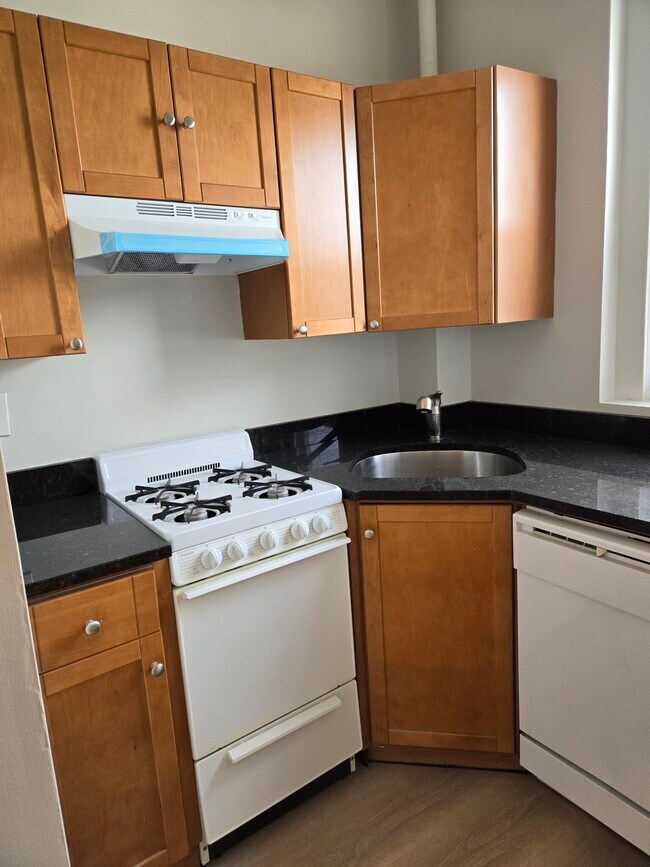 28 Symphony Rd unit 200, Boston, MA 02115 - photo 7