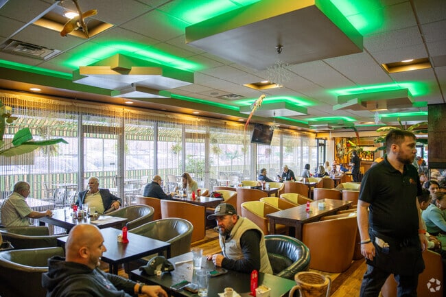 Papagalino's Cafe is a local favorite cafe and restaurant near Grennan Heights.