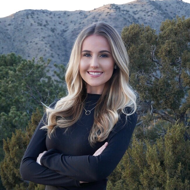 Agent Photo