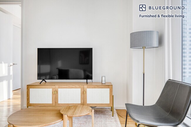 The Centria unit FL21-ID670, New York, NY 10036 - photo 2